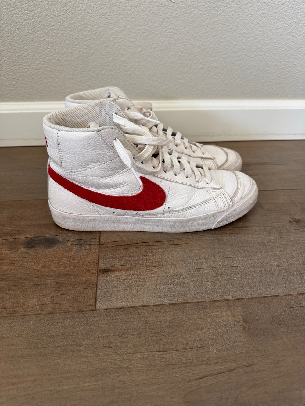 Nike Blazer Mid white with Red Swoosh